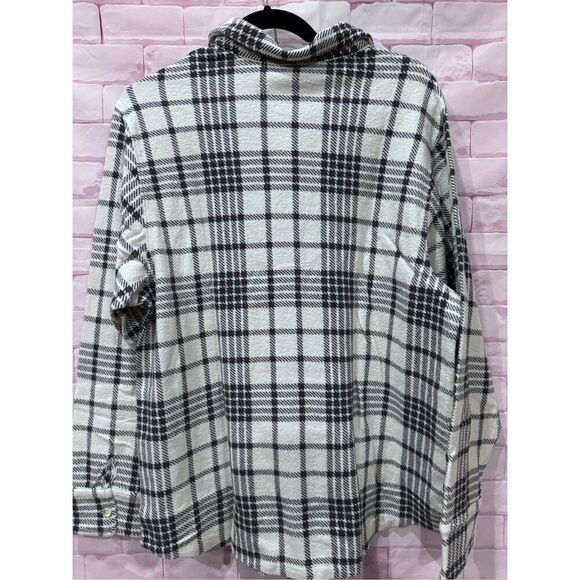 Pink Victoria's Secret sweater size small Petite - Picture 5 of 5